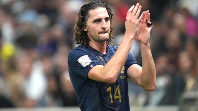 Free Agent Targets Premier League Move with Man United After Failed Deal in 2022