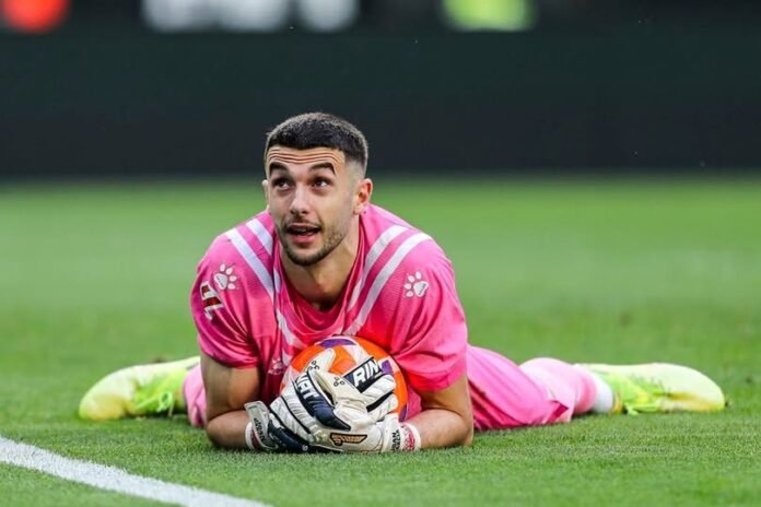 Barcelona, Joan Garcia, Wojciech Szczęsny, Diego Kochen, La Liga, Injury Update, Knee Surgery, Recovery, Goalkeeper, www.isagoal.com ,